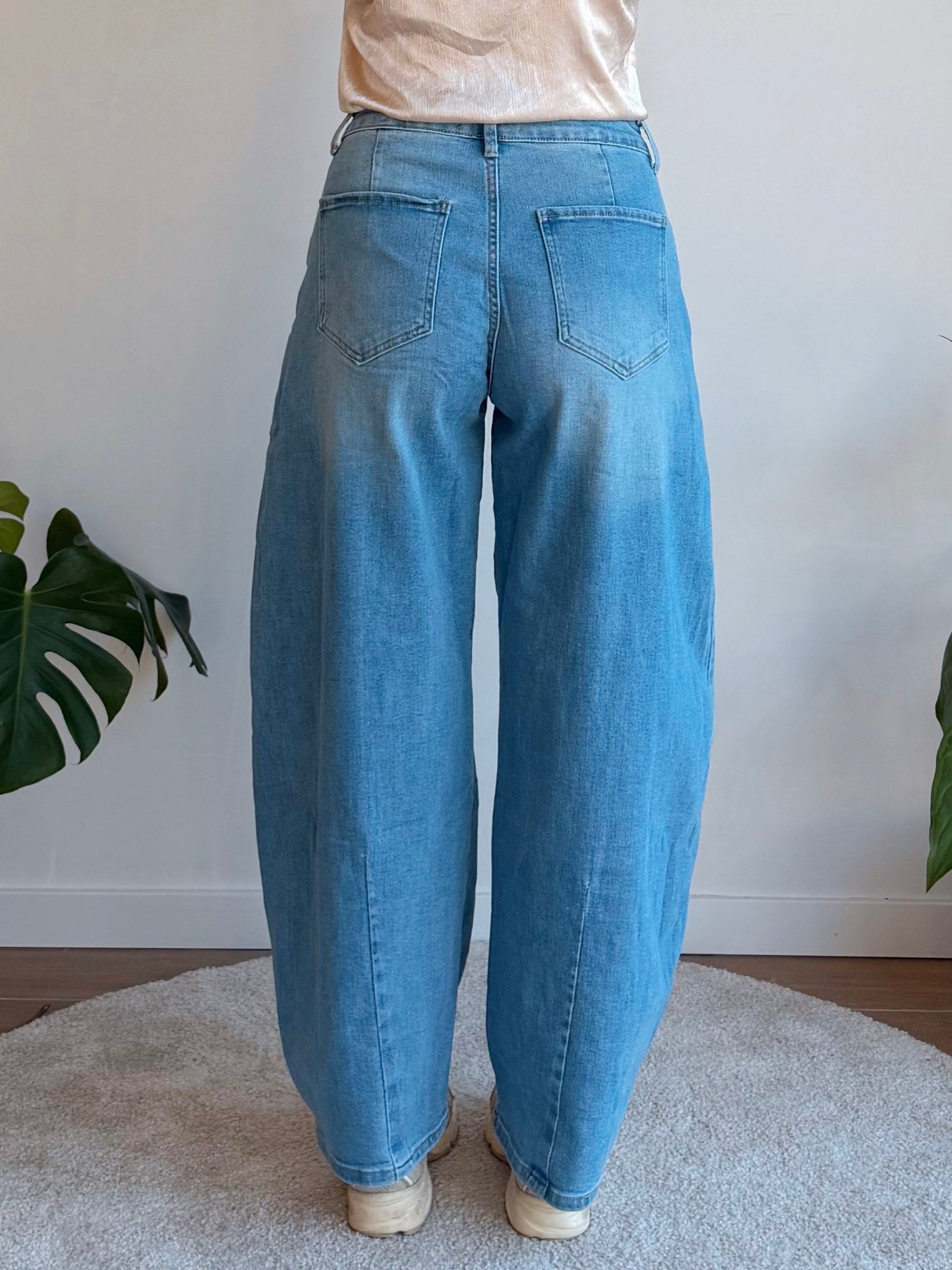 BILLIE BARREL JEANS