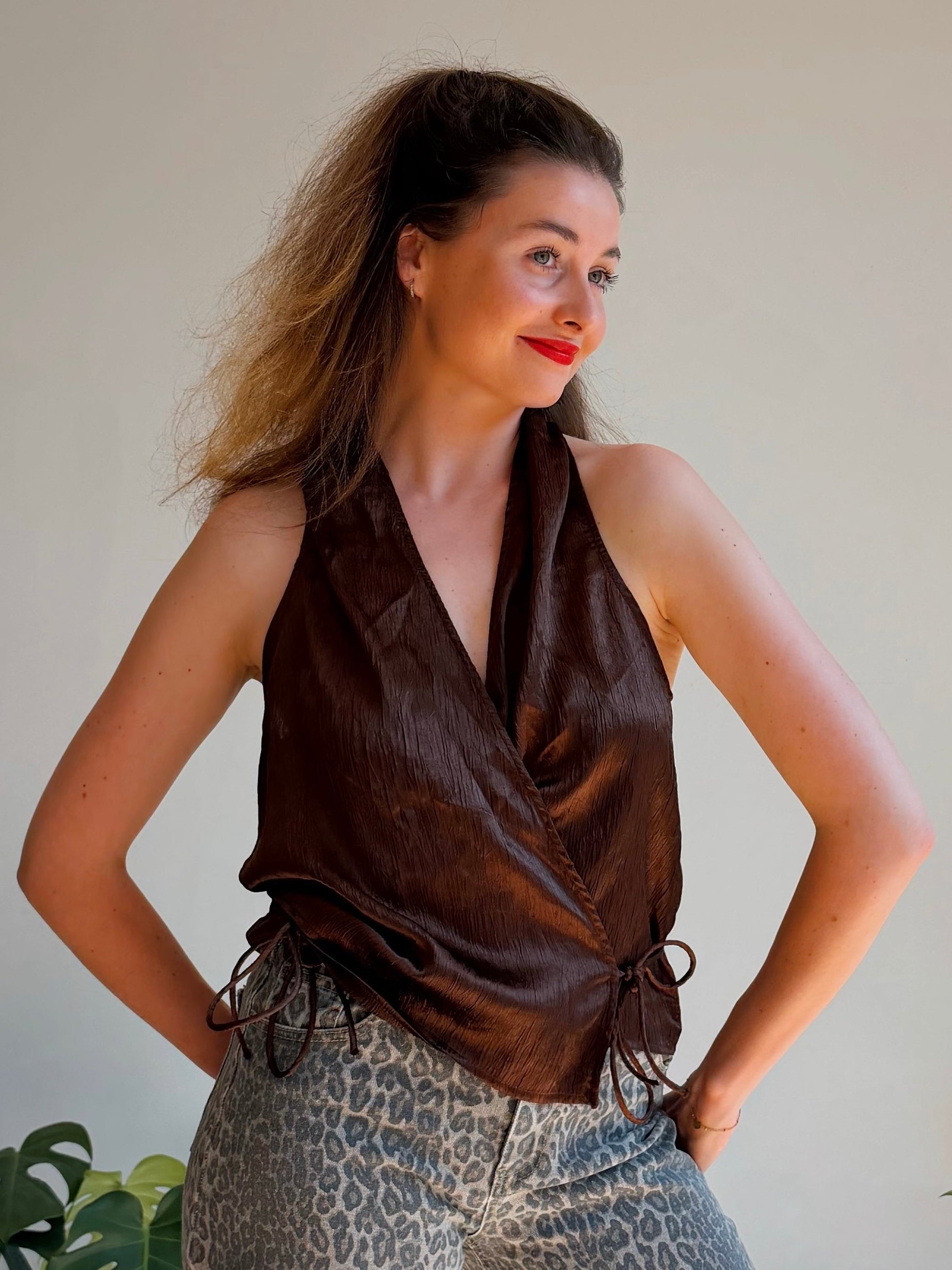 JANE WRAP TOP BROWN