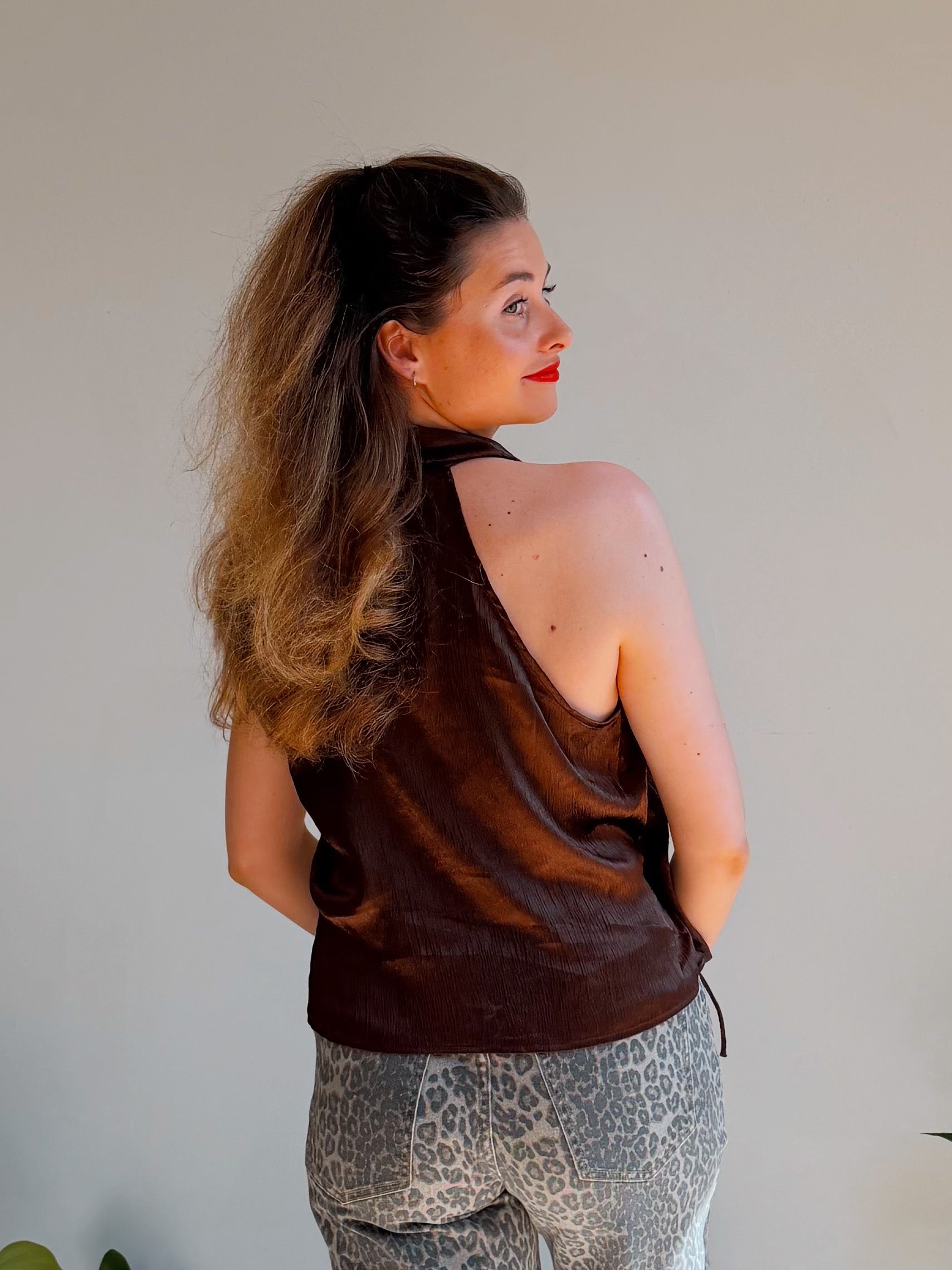 JANE WRAP TOP BROWN