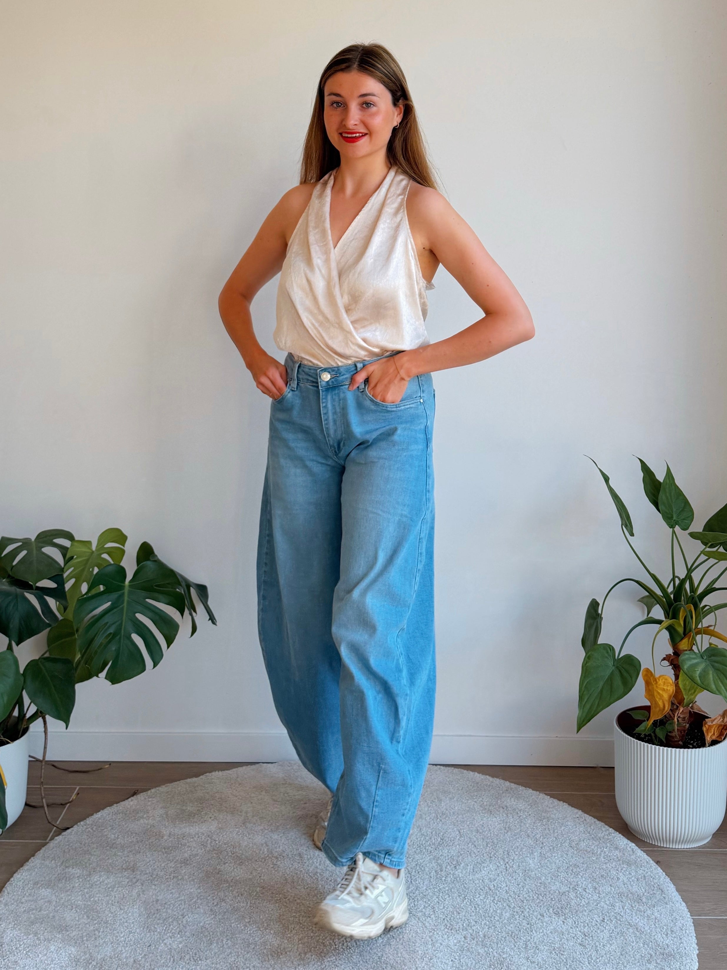 BILLIE BARREL JEANS